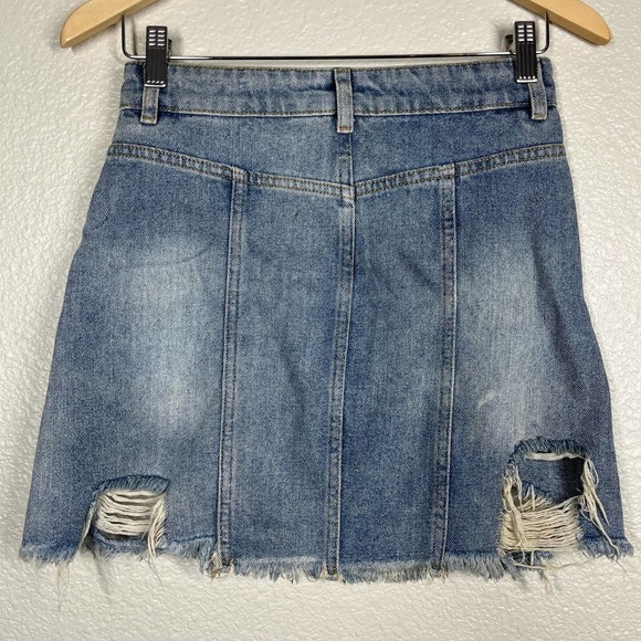 🔴 5 for $25! Free People Denim Mini Skirt Distressed Button Front Size 2 - Picture 3 of 11